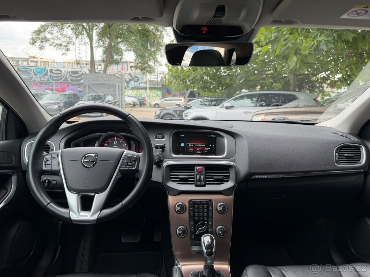 volvo-v40-2-0-t5-awd-polestar-186-kw-automa - 5