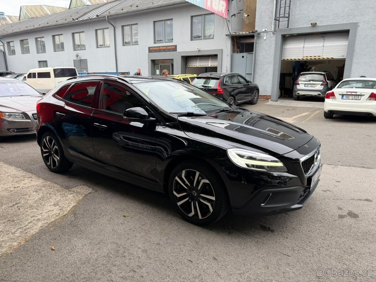 volvo-v40-2-0-t5-awd-polestar-186-kw-automa - 6