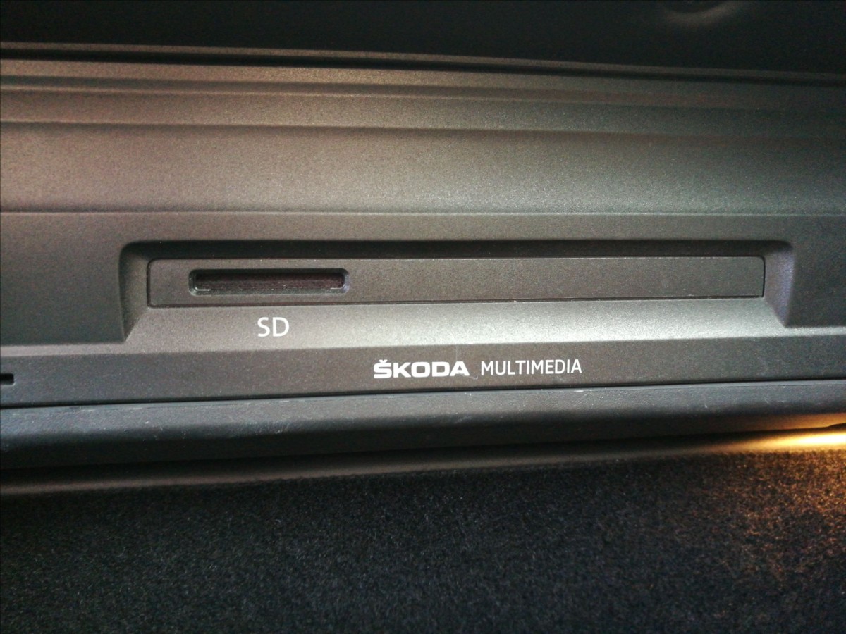 skoda-karoq-1-5-tsi-1-majitel - 9