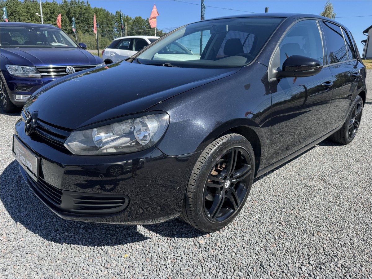 volkswagen-golf-2-0-tdi-81-kw-bez-koroze - 2
