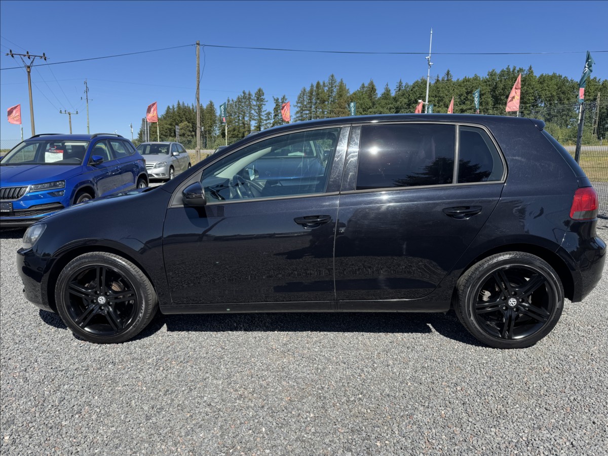 volkswagen-golf-2-0-tdi-81-kw-bez-koroze - 3