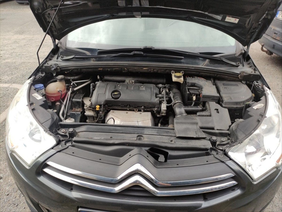 citroen-c4-1-6-vti - 8