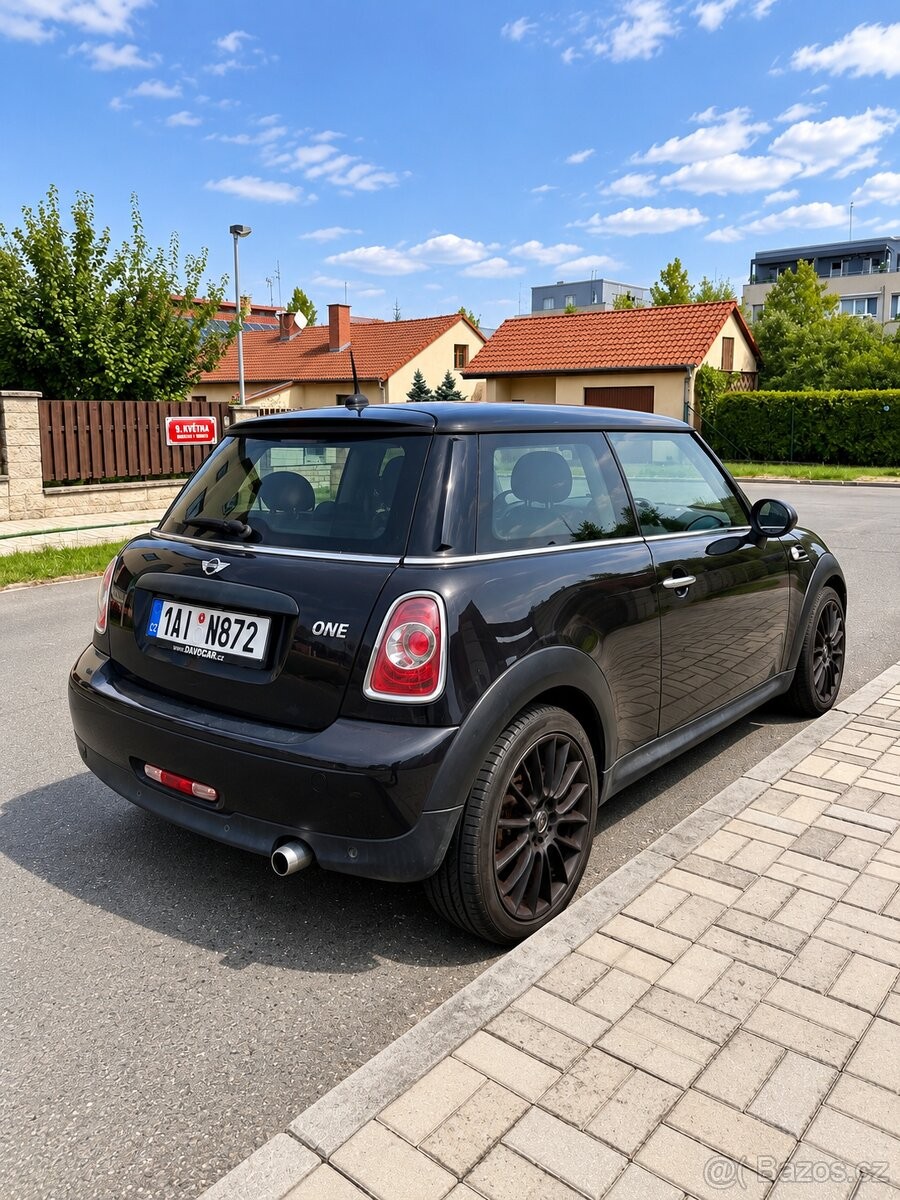 mini-one-1-6-i-3-dvere-106-000km - 1