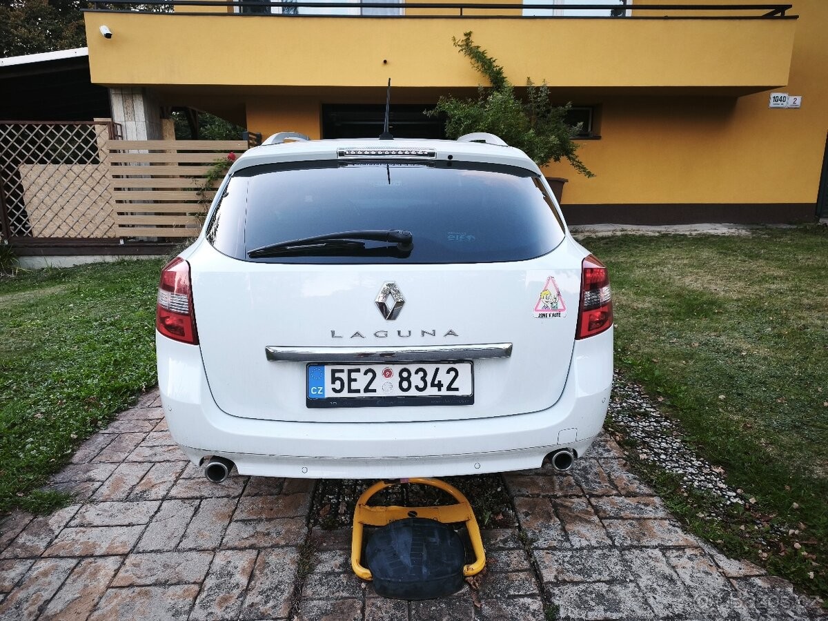 renault-laguna-2-0-dci-grandtour - 1