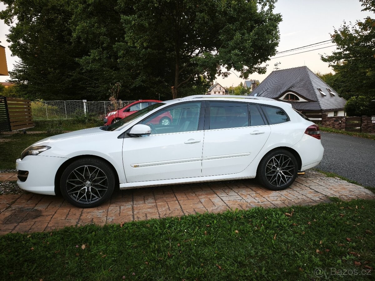 renault-laguna-2-0-dci-grandtour - 9