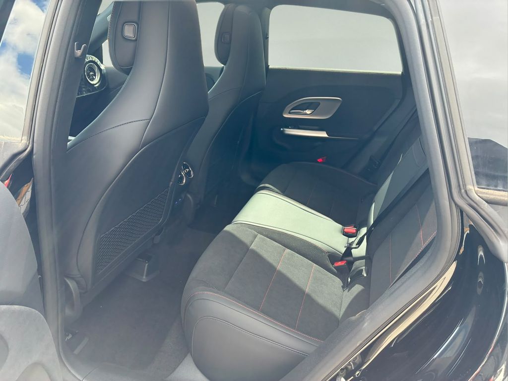 mercedes-benz-cla-200-shooting-brake - 9