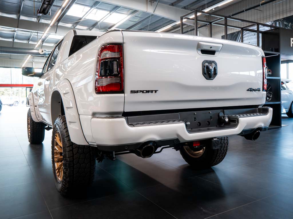 dodge-ram-5-7-etorque-sport-lift-edition - 1