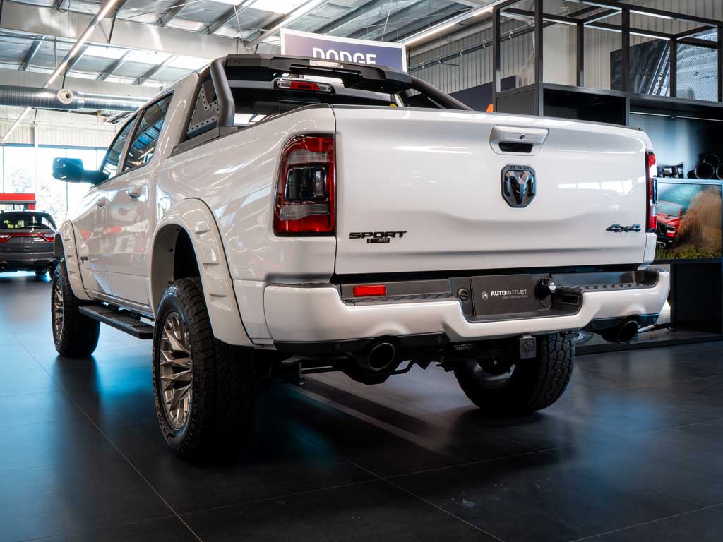 dodge-ram-5-7-hemi-v8-sport-lift-edition - 1