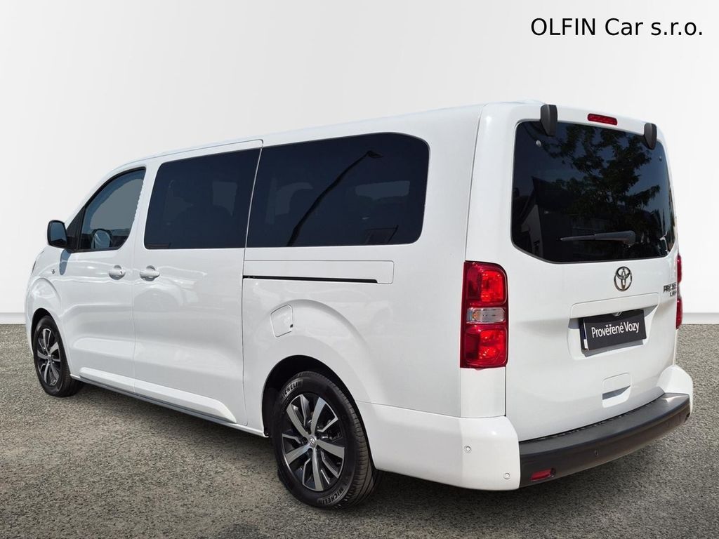 toyota-proace-verso-family-2-0d-130-kw-8-at-family - 2