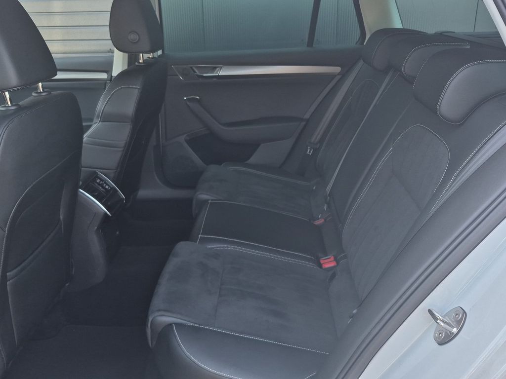 skoda-superb-combi-2-0-tsi-dsg-style-140-k - 9