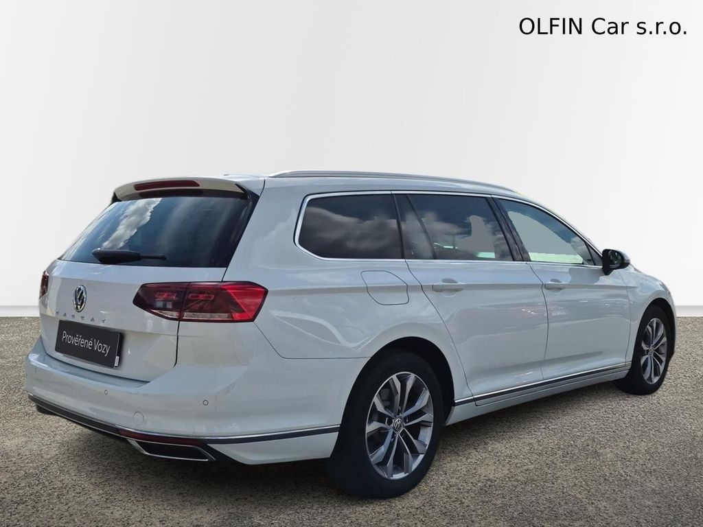 volkswagen-passat-elegance-variant-2-0-tdi-110kw - 1