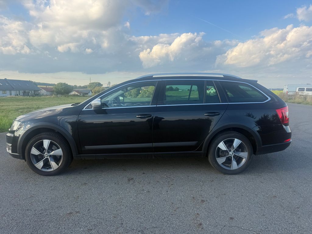 skoda-octavia-2-0-tdi-scout-4x4-dsg-tz - 2