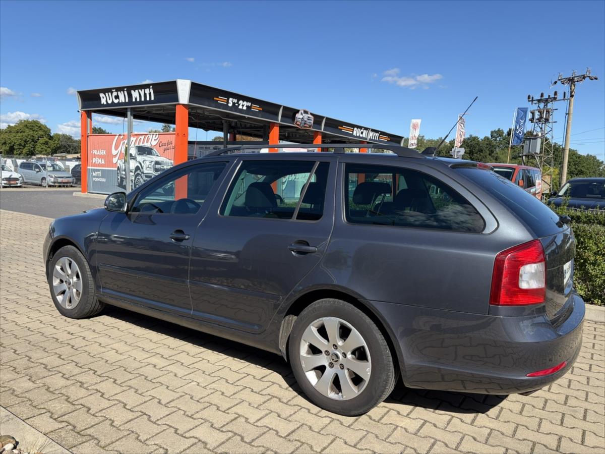 skoda-octavia-2-0-tdi-xenony - 4