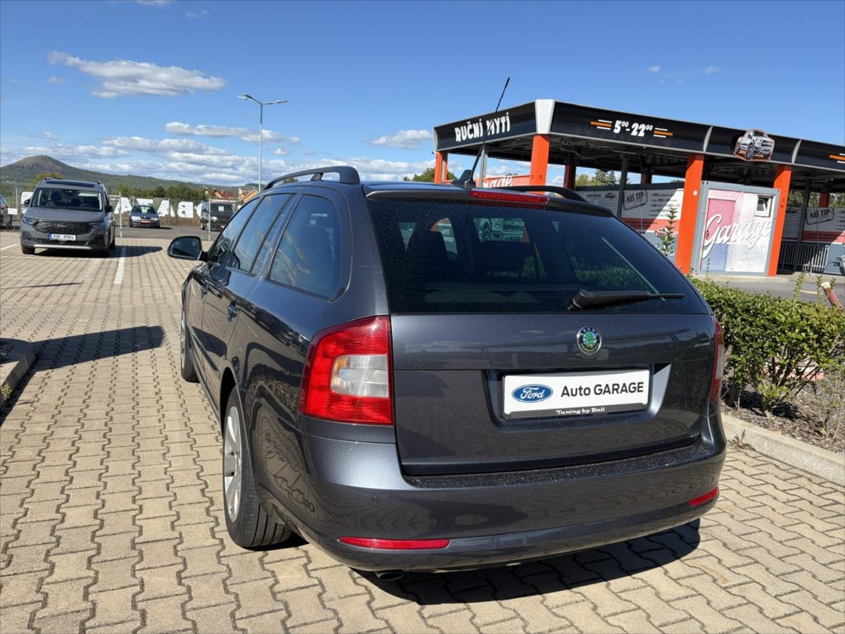skoda-octavia-2-0-tdi-xenony - 5