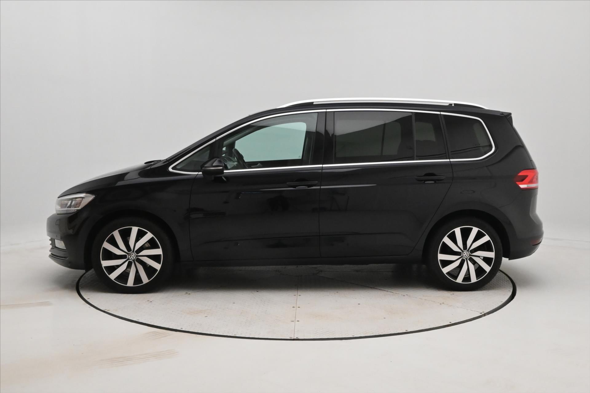 volkswagen-touran-2-0-tdi-110kw-dsg-highline-7mist-zaruka-az-5-let - 7