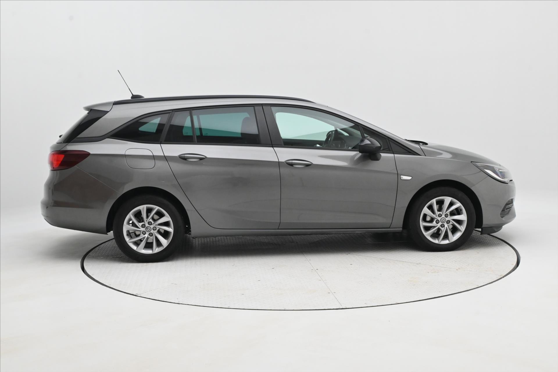 opel-astra-1-5-cdti-90kw-park-kamera-zaruka-az-5-let - 3