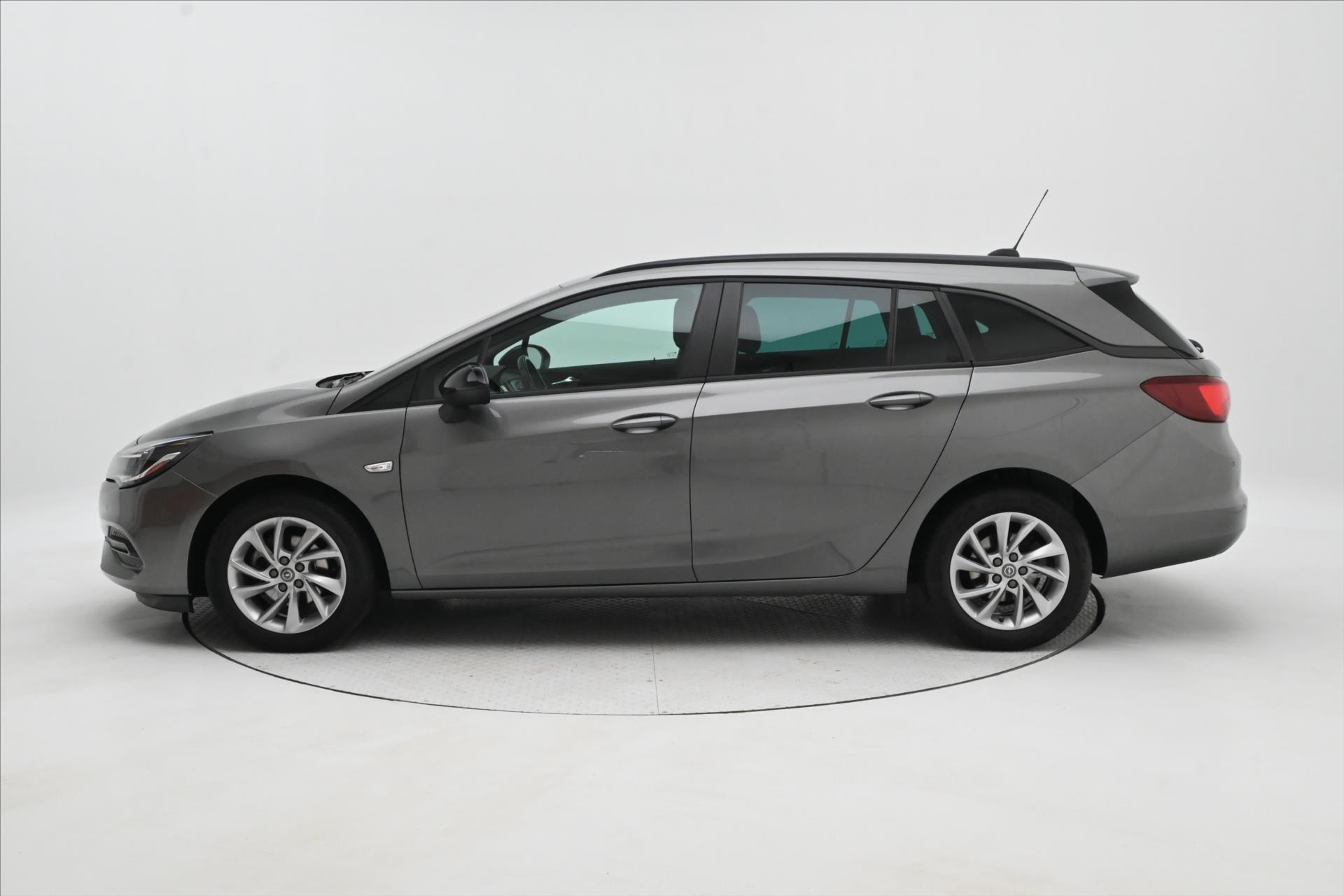 opel-astra-1-5-cdti-90kw-park-kamera-zaruka-az-5-let - 7