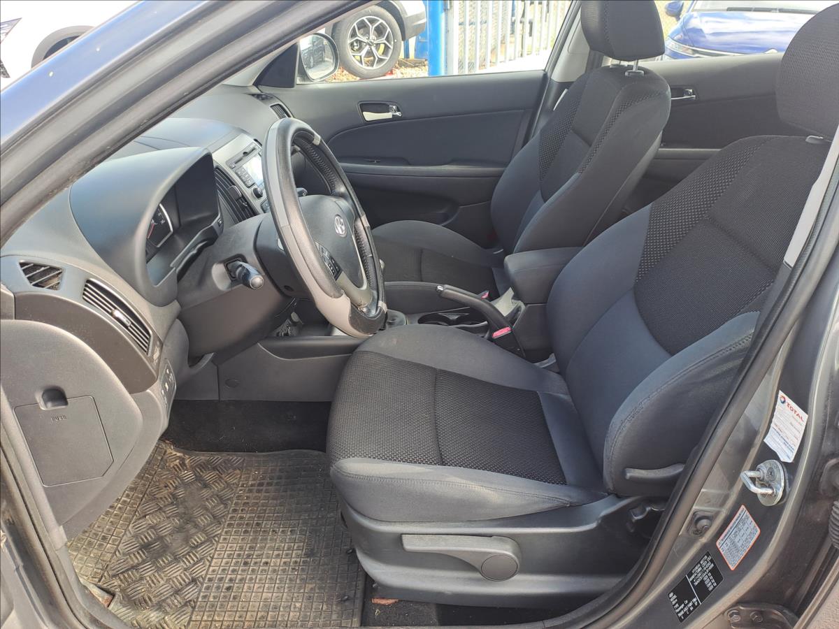 hyundai-i30-1-6-crd - 4