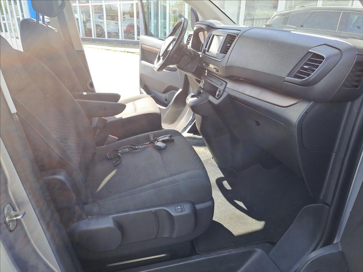 toyota-proace-verso-2-0-d-130-kw-automat-koupeno-cz - 7
