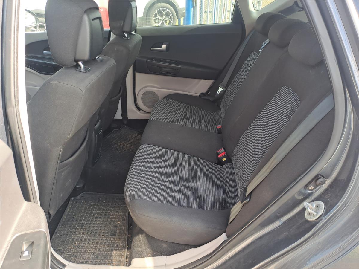 kia-ceed-1-6-crdi - 5