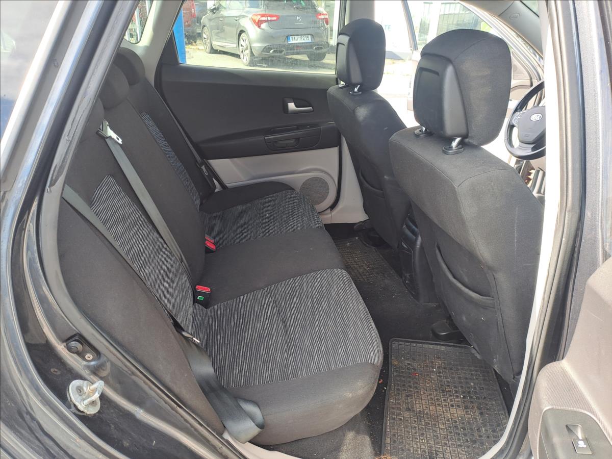 kia-ceed-1-6-crdi - 6
