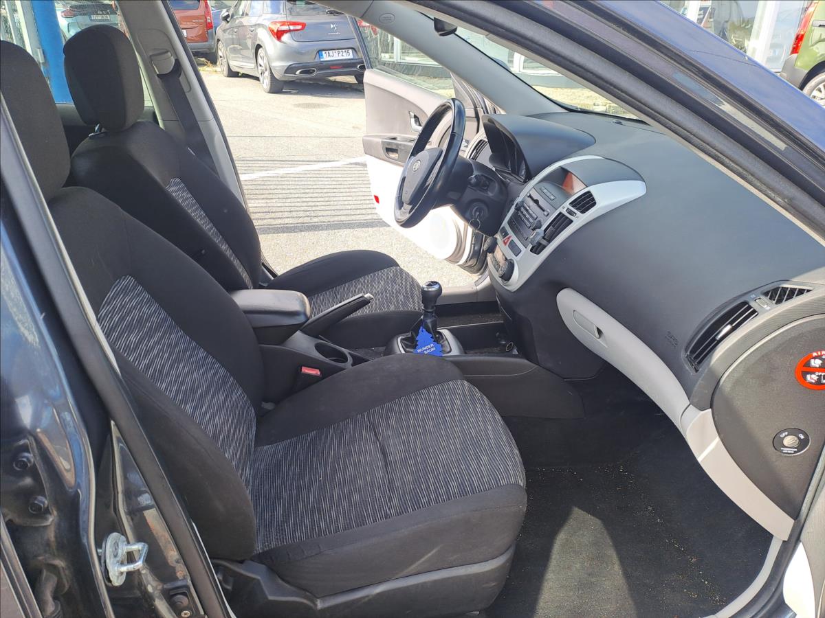 kia-ceed-1-6-crdi - 7