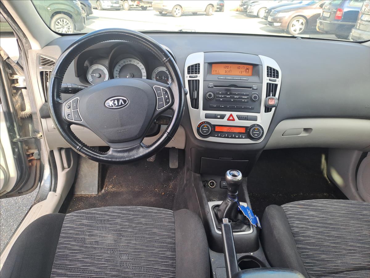 kia-ceed-1-6-crdi - 8