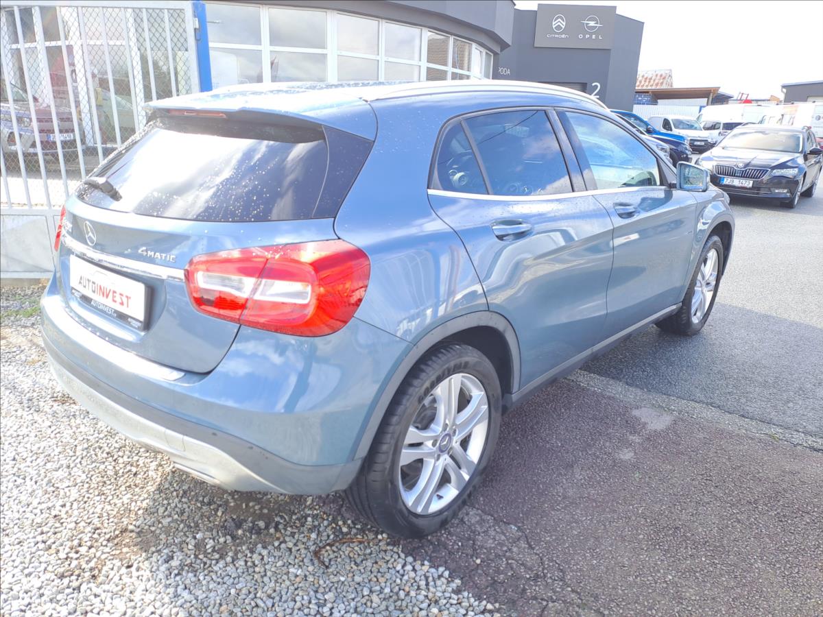 mercedes-benz-gla-250-4matic-automat - 2