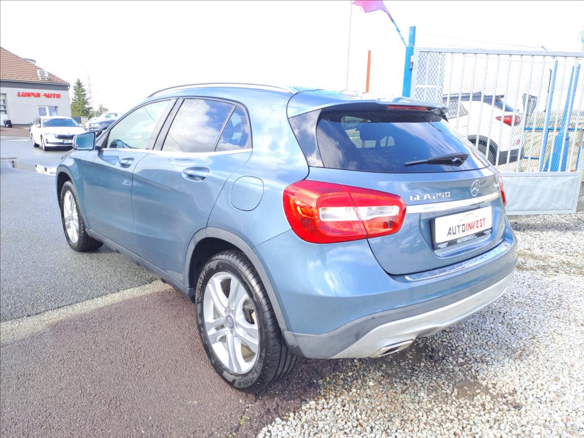 mercedes-benz-gla-250-4matic-automat - 3