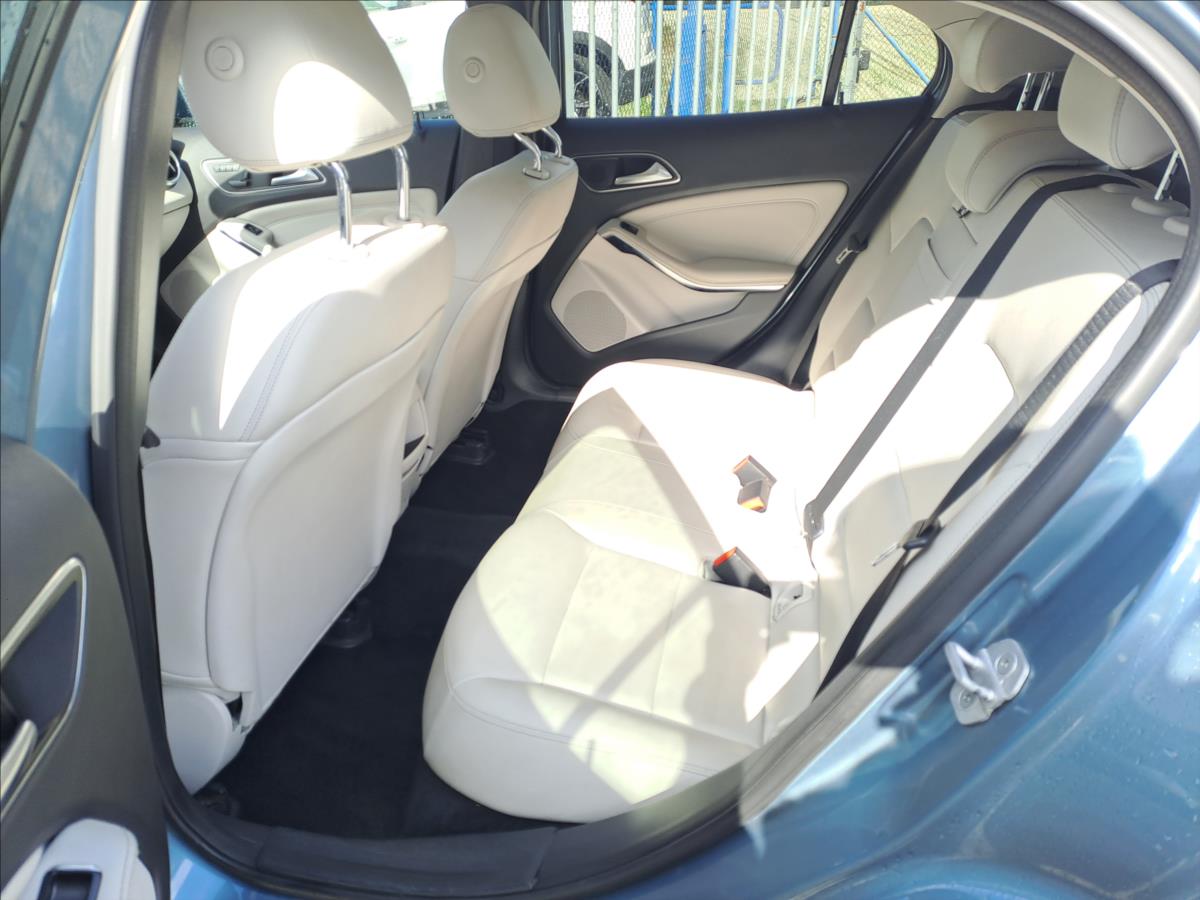 mercedes-benz-gla-250-4matic-automat - 5