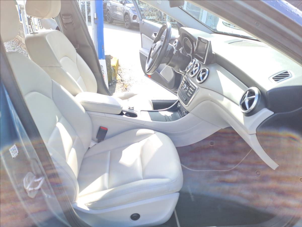 mercedes-benz-gla-250-4matic-automat - 7
