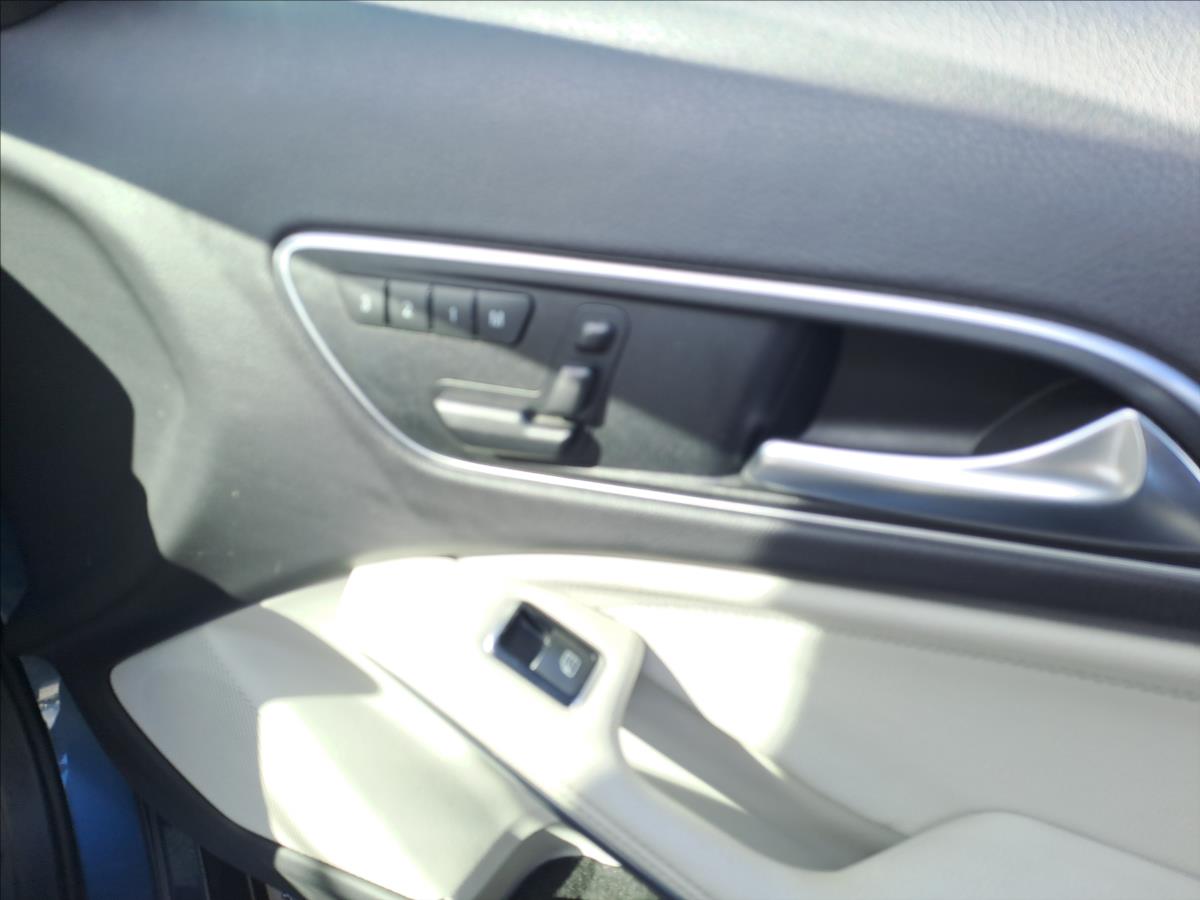 mercedes-benz-gla-250-4matic-automat - 8