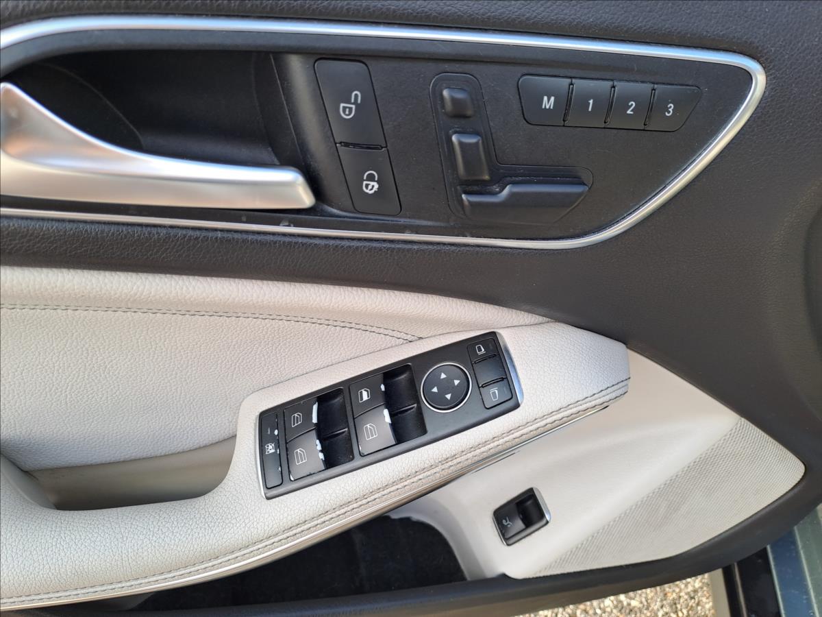 mercedes-benz-gla-250-4matic-automat - 9