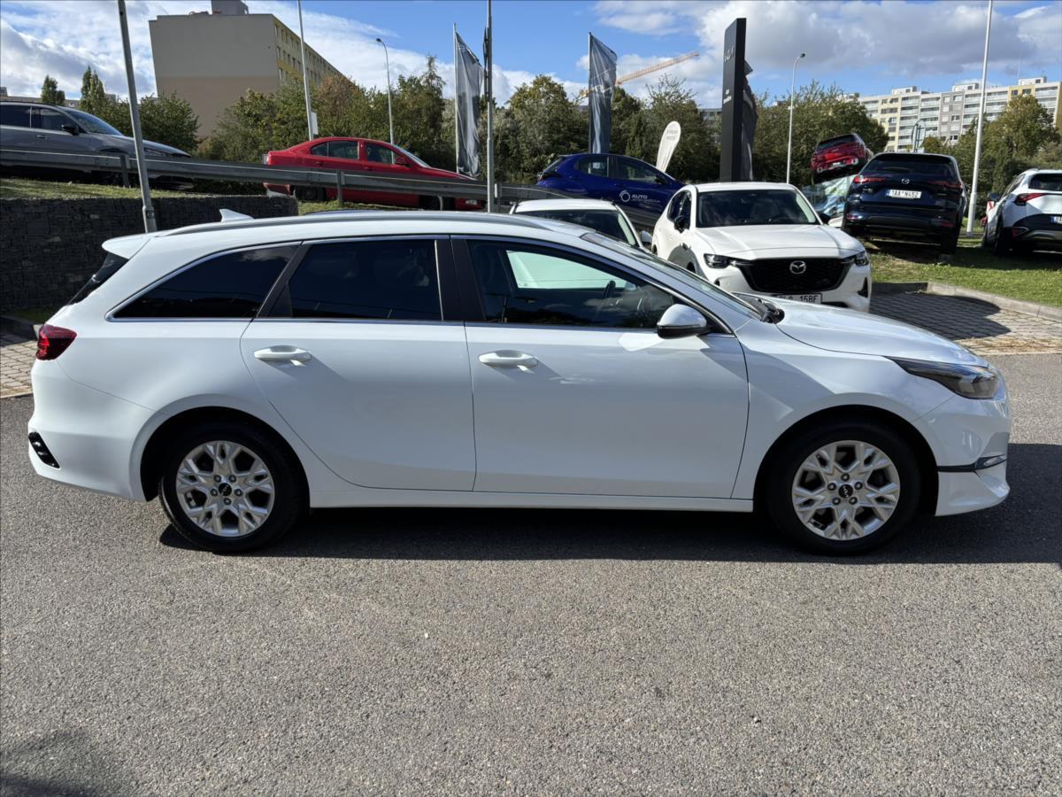 kia-ceed-1-5-tgdi-top-zaruka-kamera - 5