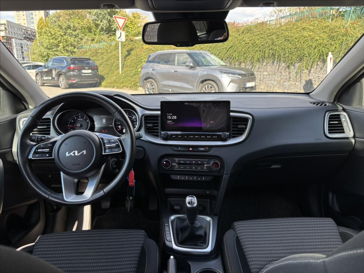 kia-ceed-1-5-tgdi-top-zaruka-kamera - 8