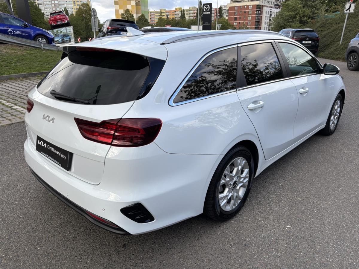 kia-ceed-1-5-tgdi-118kw-top-zaruka-navi - 4