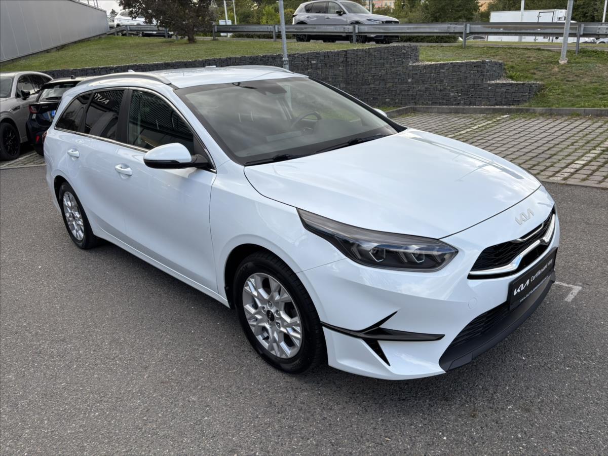 kia-ceed-1-5-tgdi-118kw-top-zaruka-navi - 6