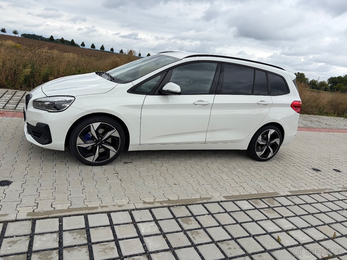 bmw-rada-2-2-0-220i-gran-tourer-2021-top-stav - 1