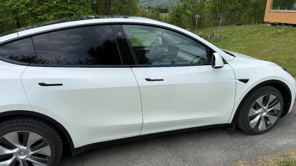 tesla-model-y-0-0-lr-awd-1-2023-tazne - 2