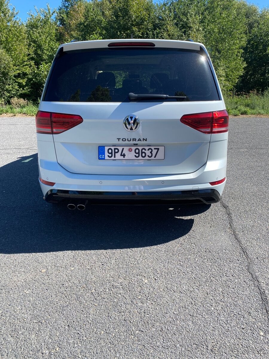 volkswagen-touran-2-0-tdi-110kw-r-line-dsg - 1