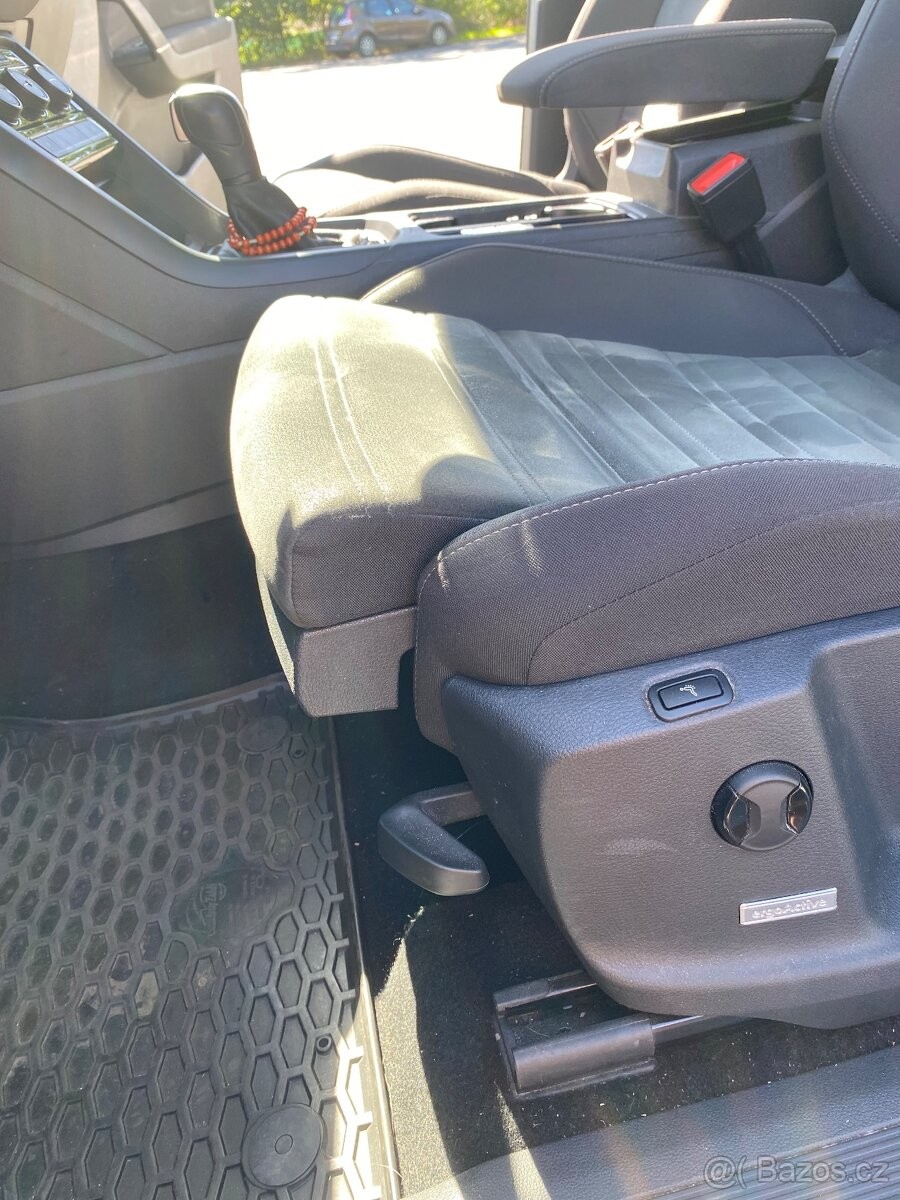 volkswagen-touran-2-0-tdi-110kw-r-line-dsg - 3