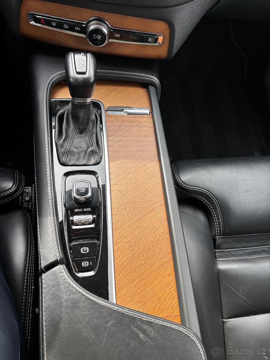 volvo-xc90-d-5-rok-2019 - 4