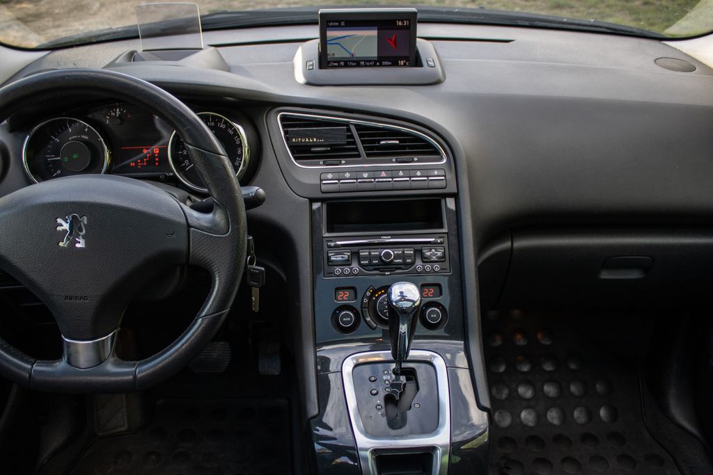 peugeot-5008 - 9