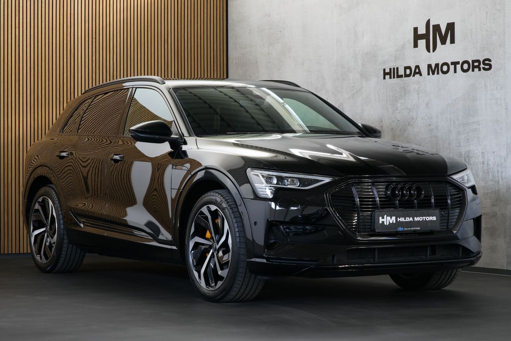 Audi e-tron 55 300kW Pano NightV HUD Tažné
