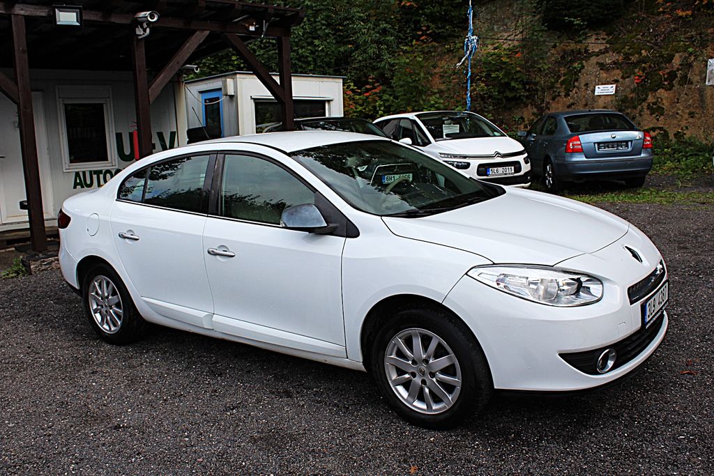 renault-fluence-1-6-16v-navi - 3