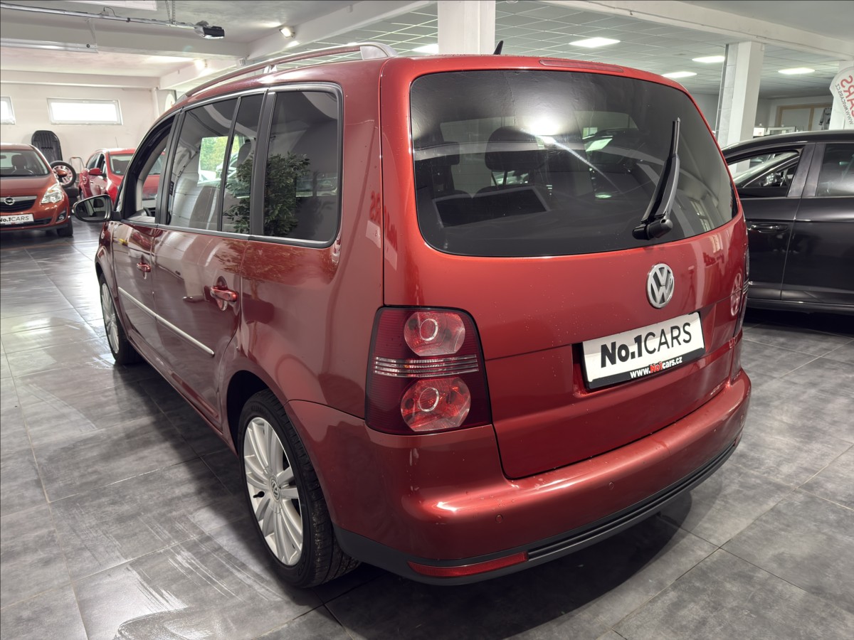 volkswagen-touran-2-0-tdi-dsg-103kw-highline - 3