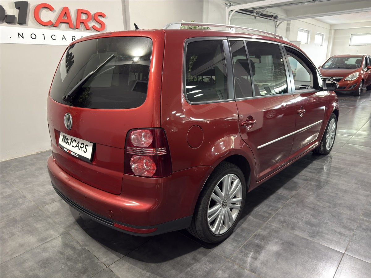 volkswagen-touran-2-0-tdi-dsg-103kw-highline - 4