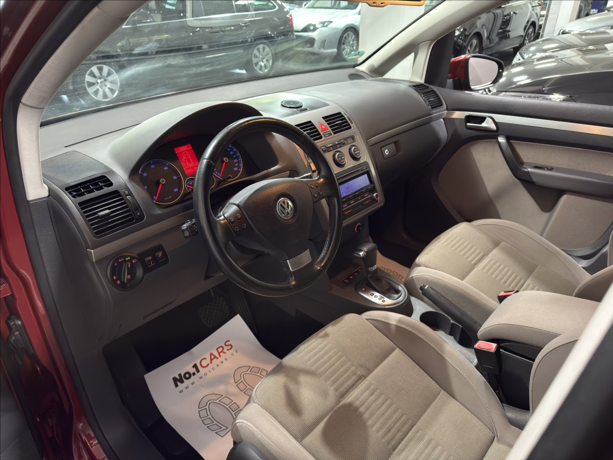 volkswagen-touran-2-0-tdi-dsg-103kw-highline - 7