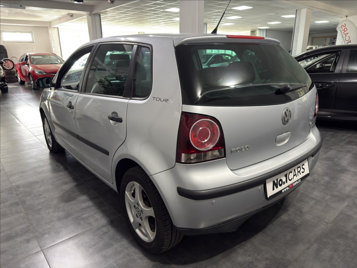 volkswagen-polo-1-2-i-tour-cidla-sibr-alu-stk - 3