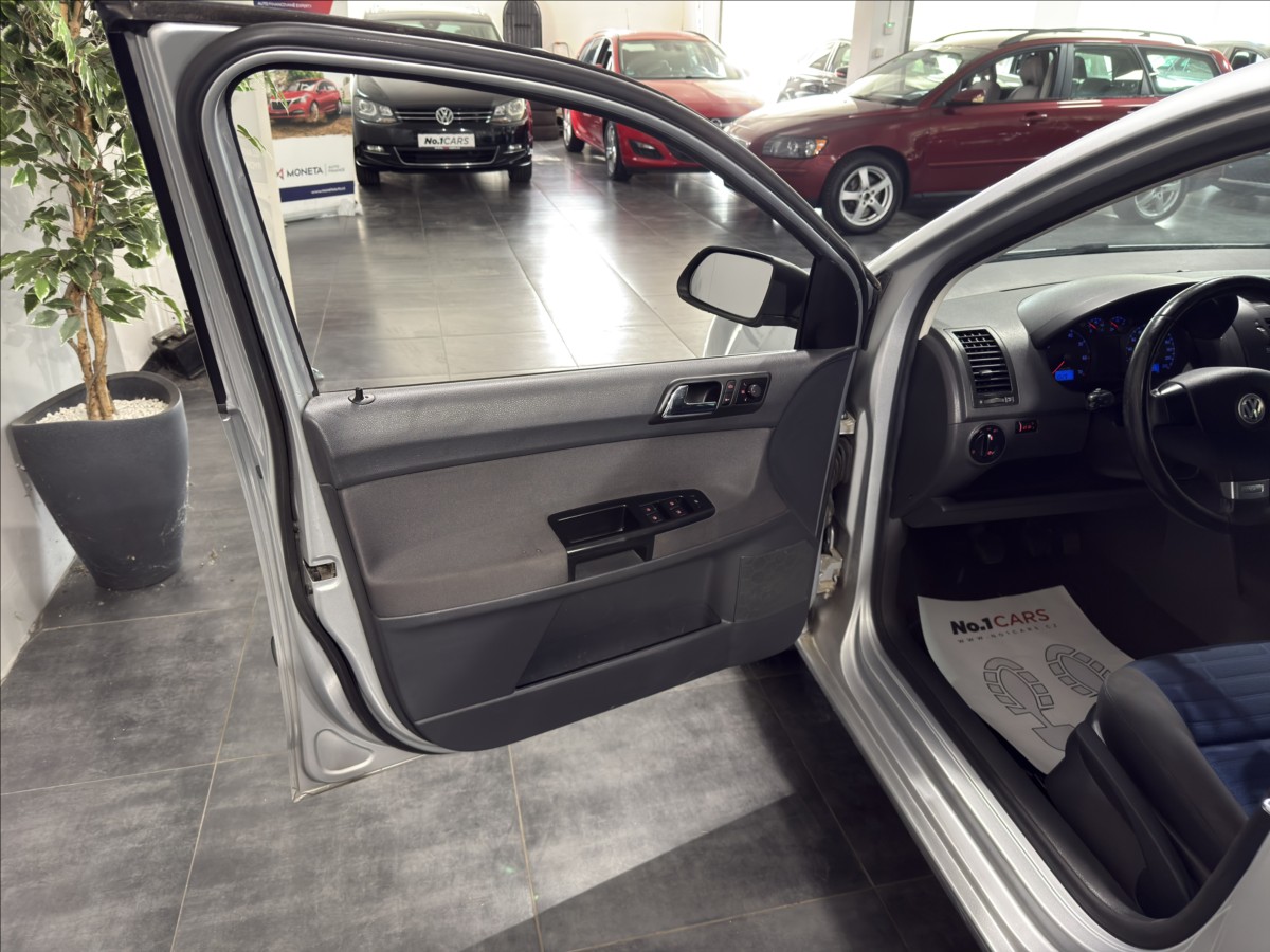 volkswagen-polo-1-2-i-tour-cidla-sibr-alu-stk - 5